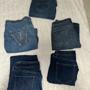 Bundle of women jeans Levi’s